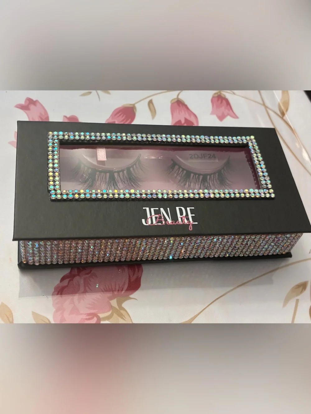 Jen Re Beauty Vegan, Cruelty Free, Lashes